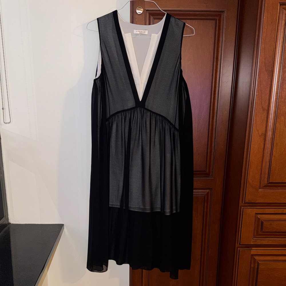 Sandro Black and White Electric Heater